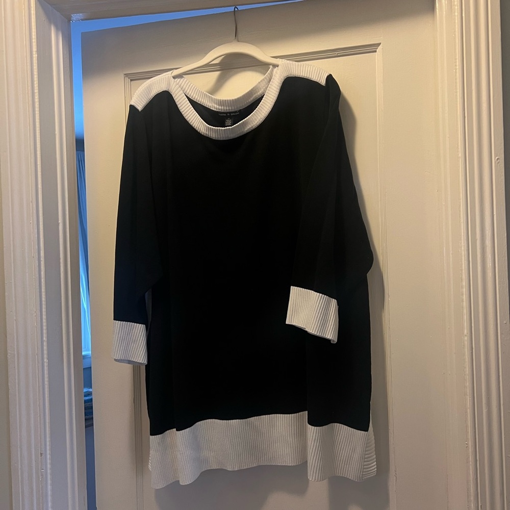 Black and White sweater shirt